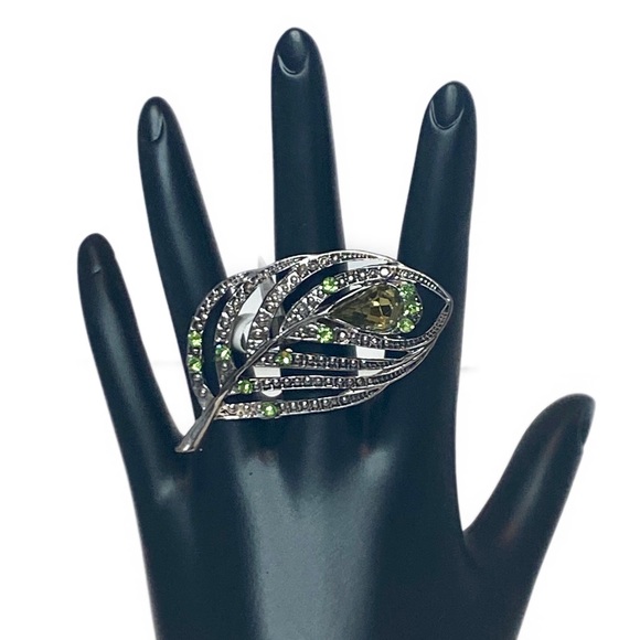 Jewelry - 🆓FREE w/ Purchase: Silver Leaf Statement Ring